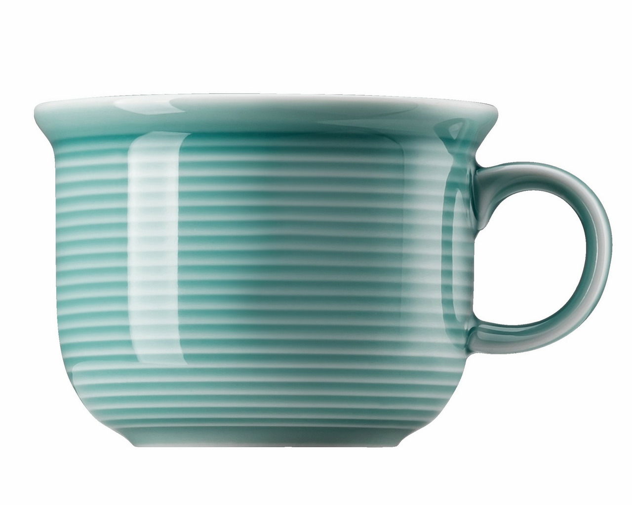 Thomas Espresso-Obertasse Ice Blue Trend Colour Espresso-Obertasse Ice Blue in Seitenansicht mit feinen horizontalen Streifen und elegantem Henkel.