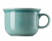 Espresso-Obertasse Ice Blue in Seitenansicht mit feinen horizontalen Streifen und elegantem Henkel.