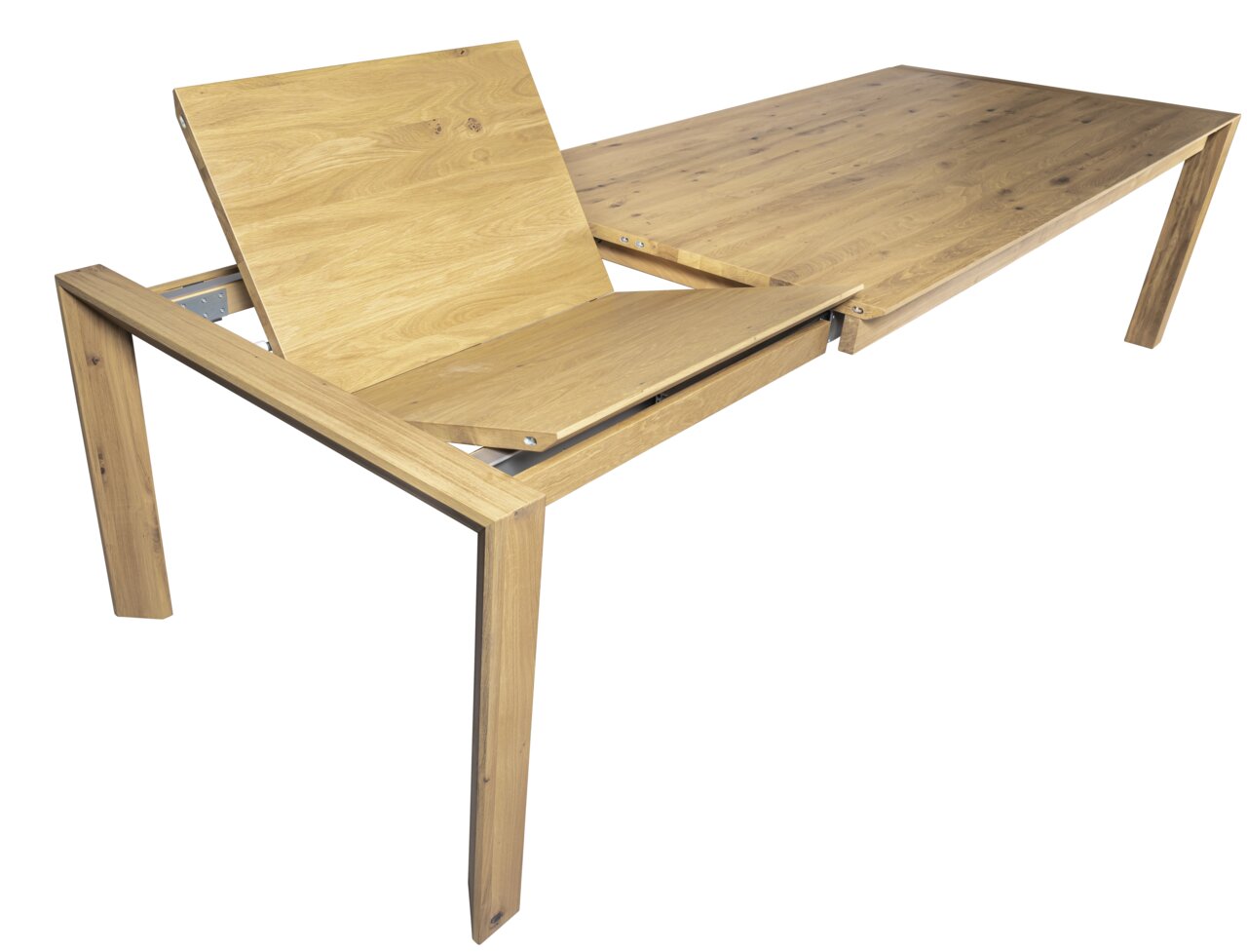 Houten eettafel met uitschuifbare functie, gezien vanuit een schuine hoek van bovenaf