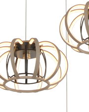 Moderne Pendelleuchte mit kreisförmigem Design, seitliche Perspektive