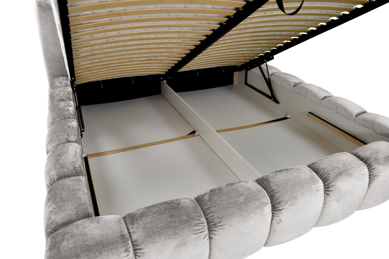 Polsterbett mit geöffnetem Bettkasten, seitliche Perspektive