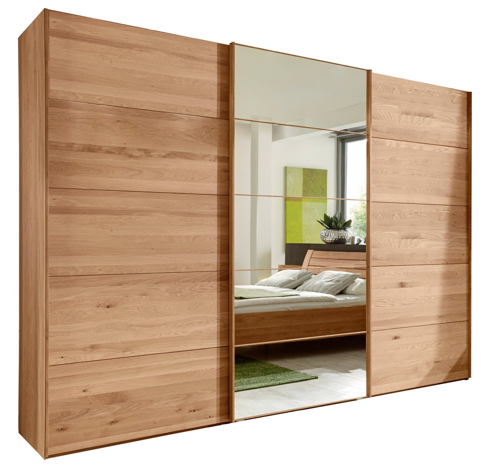 Linea Natura Schwebetürenschrank 3-türig CARDIFF Schwebetürenschrank 3-türig aus Holz mit mittlerer Spiegeltür, perspektivisch von vorne gezeigt.