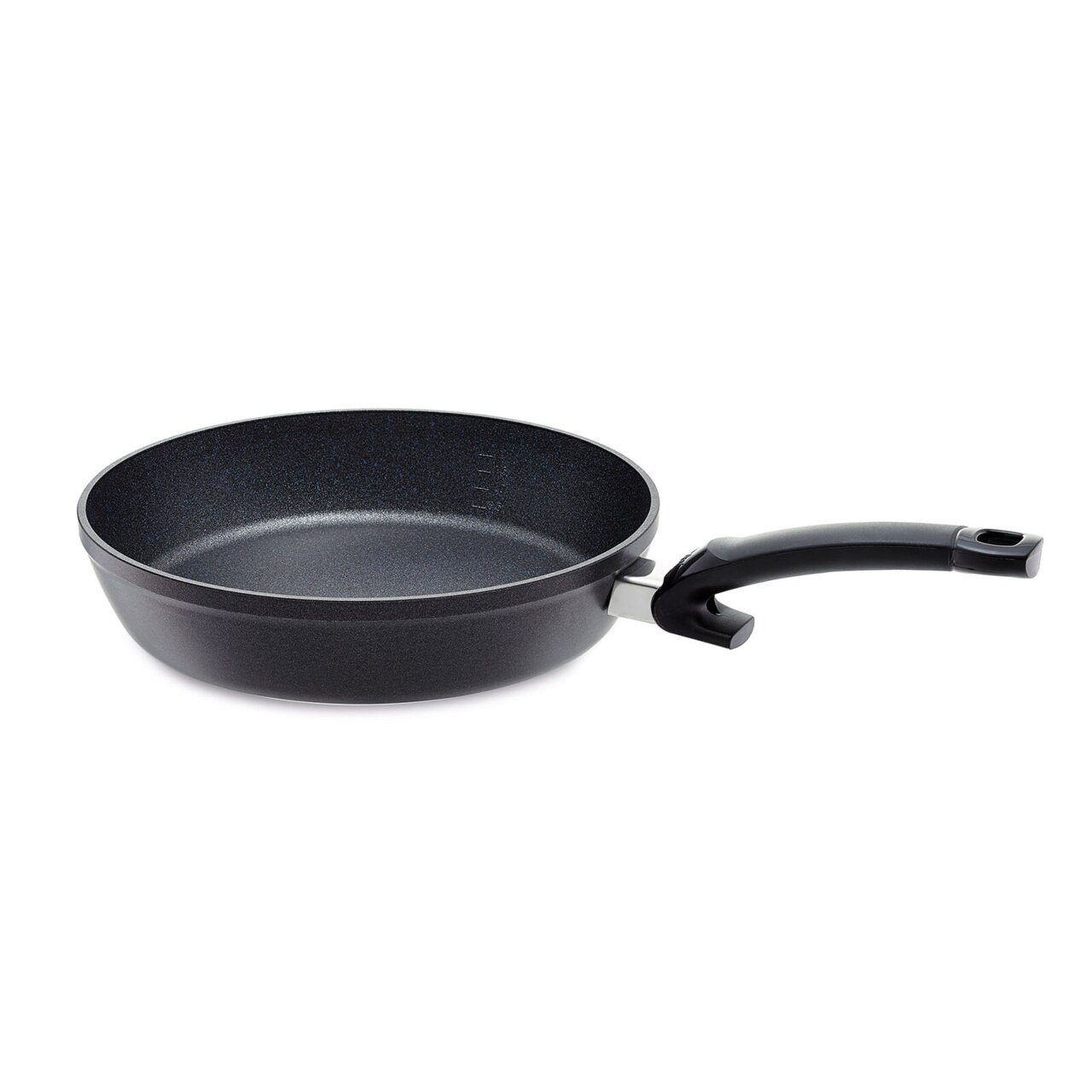 Fissler Pfanne 26cm ADAMANT COMFORT Pfanne Adamant Comfort 26 cm, seitliche Perspektive