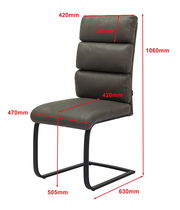 Freischwinger-Stuhl in seitlicher Perspektive mit gepolsterter Rückenlehne und Sitzfläche, Metallgestell und angegebenen Maßen.