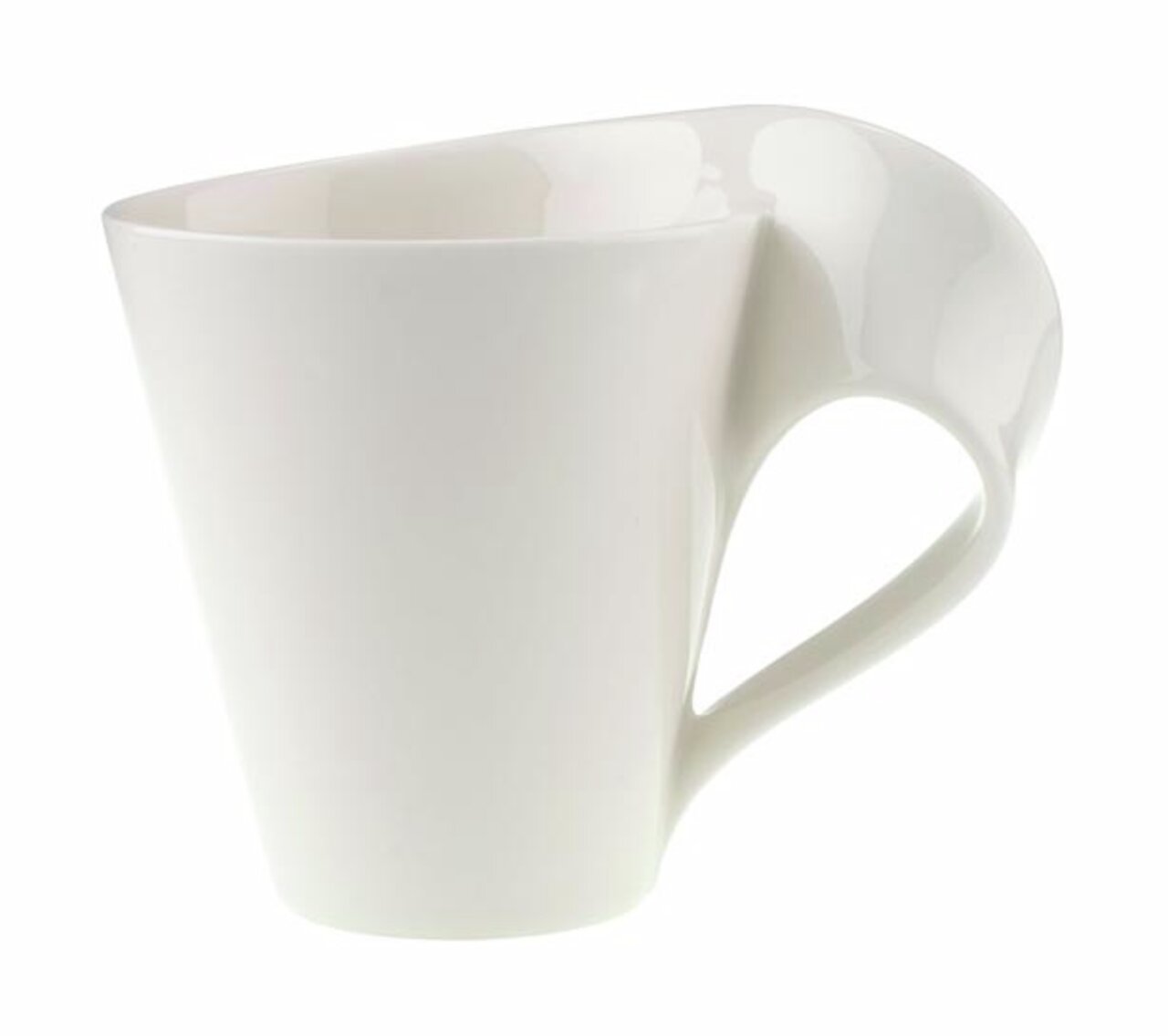 Weißer Becher mit Henkel, seitliche Perspektive