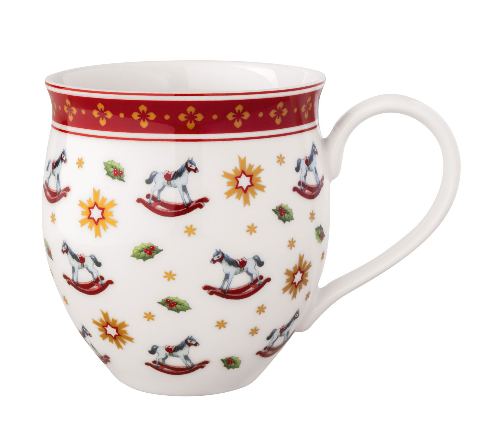 Jubiläums-Becher mit rotem Rand und weihnachtlichen Motiven wie Schaukelpferden, Sternen und Stechpalmenblättern, seitliche Perspektive