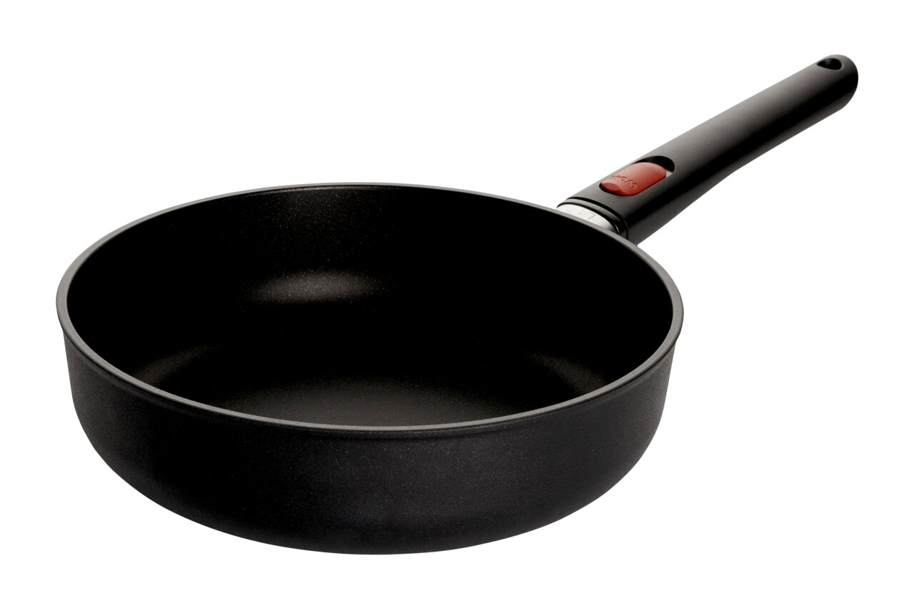 Hochrandpfanne 24cm EcoLite QX, schwarze Pfanne mit hohem Rand und ergonomischem Griff, seitliche Perspektive