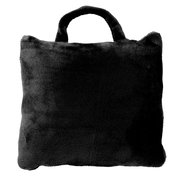 Schwarzes, flauschiges Plaid mit integrierter Tasche und Tragegriff, Vorderansicht