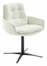 Weißer Armlehnstuhl mit gepolsterter Sitzfläche und Rückenlehne, auf schwarzem Drehfuß, seitliche Perspektive