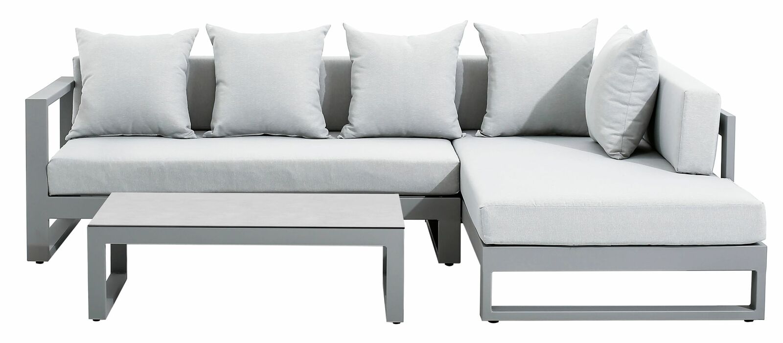 Modernes Lounge-Set in L-Form mit grauen Kissen, bestehend aus einem Sofa und einem Couchtisch, von vorne betrachtet.