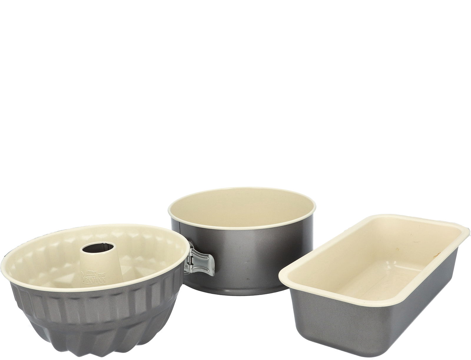 Dreiteiliges Backformen-Set bestehend aus einer Gugelhupfform, einer Springform und einer Kastenform, seitliche Perspektive.