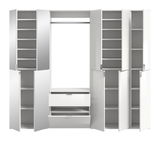 Weiße Garderobenkombination mit mehreren offenen und geschlossenen Fächern, Schubladen und Kleiderstange, frontale Ansicht.