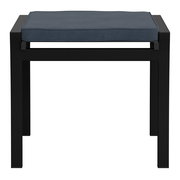 Moderner Hocker mit schwarzem Metallrahmen und dunkelblauem Sitzpolster, Frontalansicht.