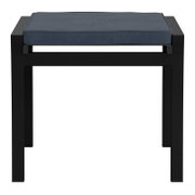 Moderner Hocker mit schwarzem Metallrahmen und dunkelblauem Sitzpolster, Frontalansicht.