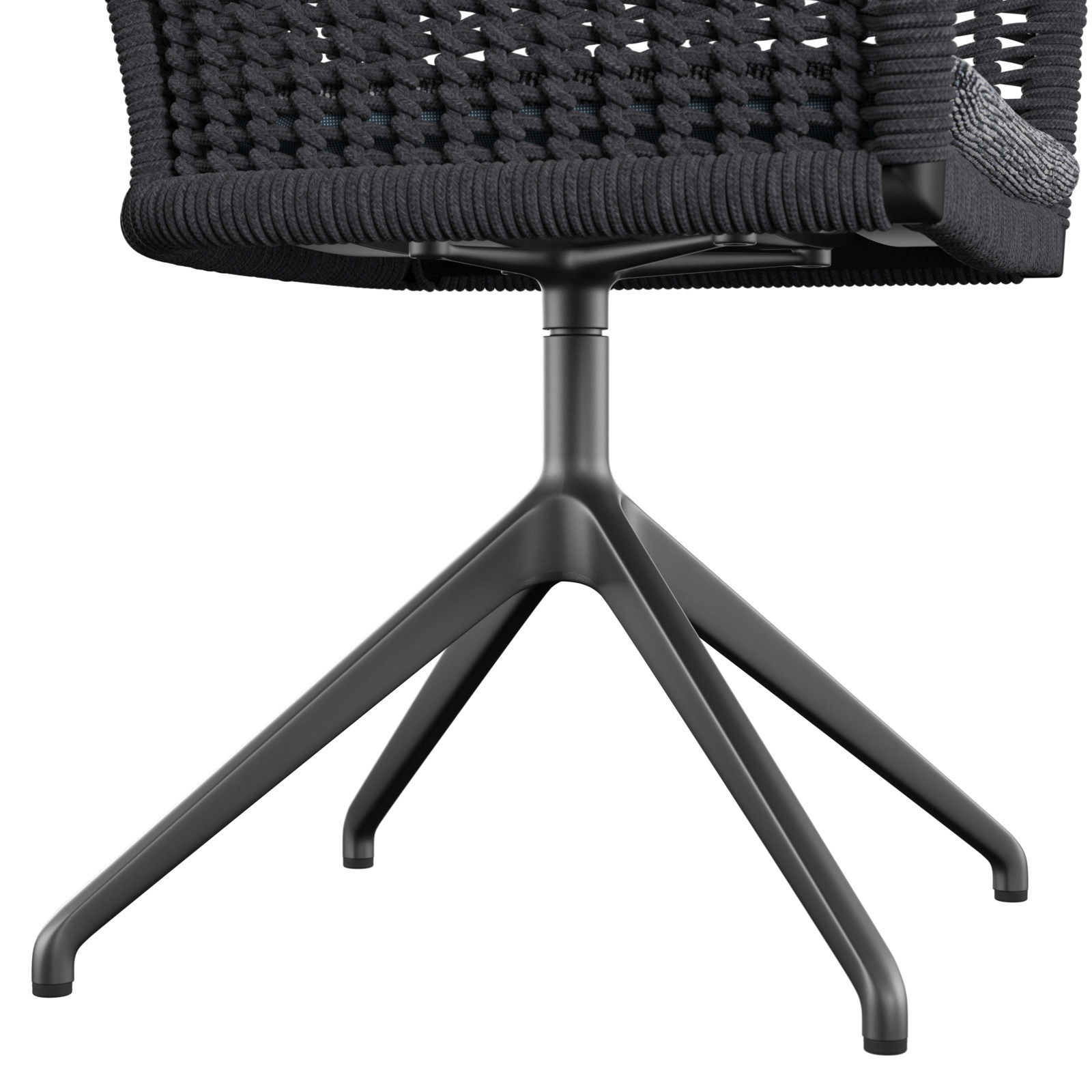 Rückansicht eines modernen Armlehnstuhls mit geflochtenem Sitz und einem stabilen Metallfußgestell.