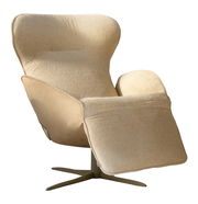 Beiger Relaxsessel mit hoher Rückenlehne und Fußstütze, seitliche Perspektive