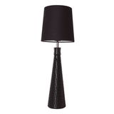 Schwarze Tischleuchte LOFTY SLIM mit konischem, strukturiertem Sockel und schwarzem Lampenschirm, seitliche Perspektive.