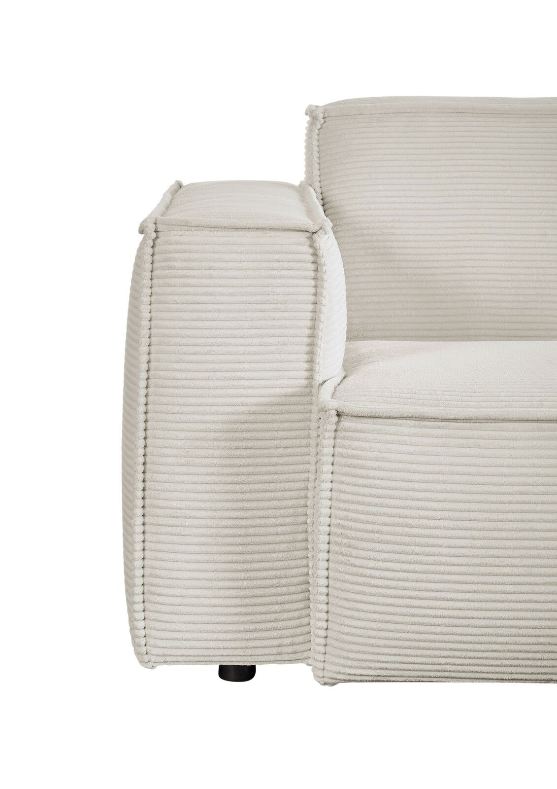 Nahaufnahme einer cremefarbenen Eckkombination mit geripptem Stoffbezug, seitliche Perspektive