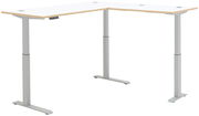 Moderner höhenverstellbarer E-Eckschreibtisch in L-Form mit weißer Tischplatte und grauen Metallbeinen, seitliche Perspektive