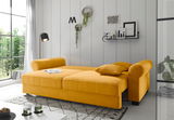 Gelbes Funktionssofa in einem modernen Wohnzimmer, seitliche Perspektive, mit Kissen und dekorativen Elementen an der Wand.