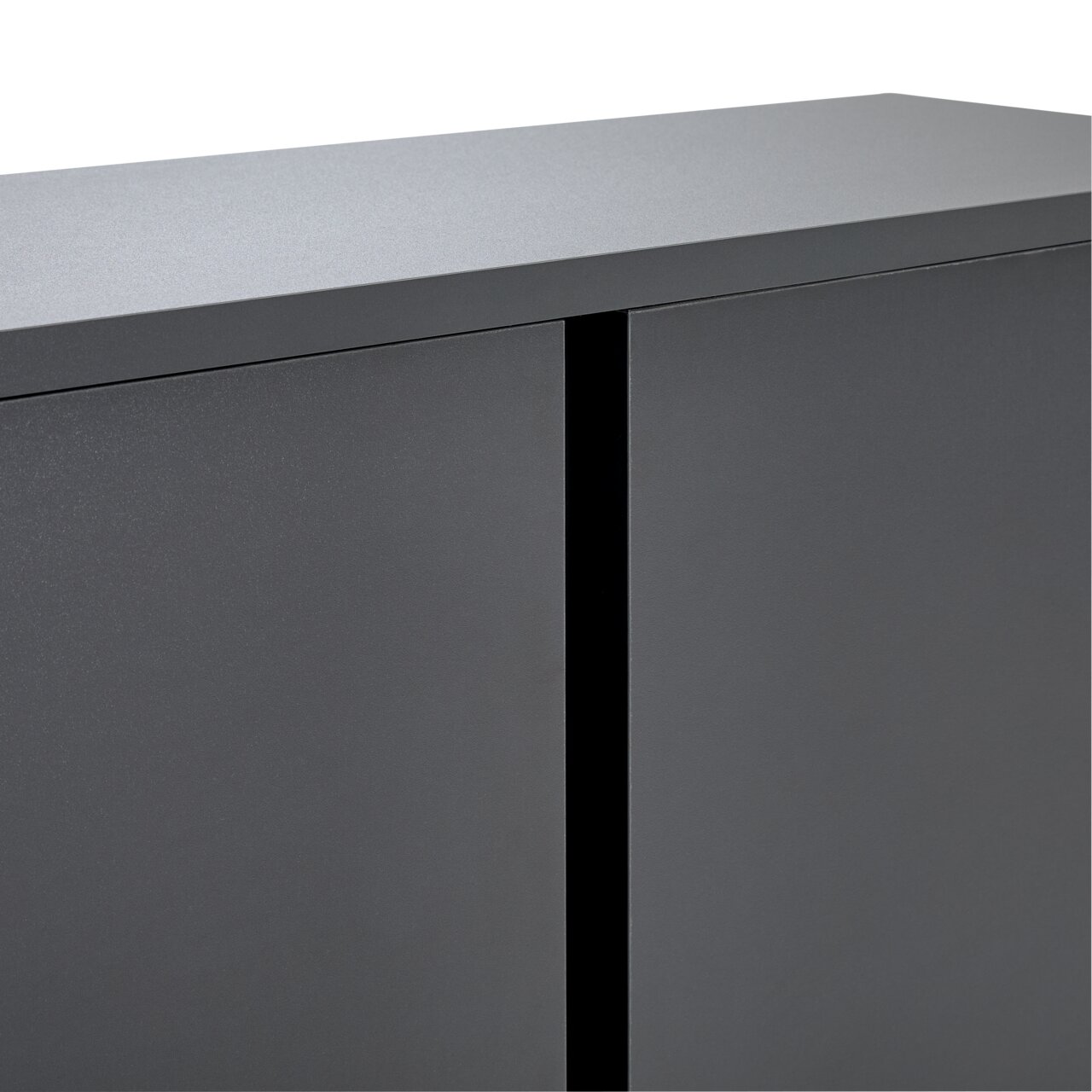 Nahaufnahme eines modernen, grauen Schuhschranks mit glatter Oberfläche und klaren Linien, seitliche Perspektive