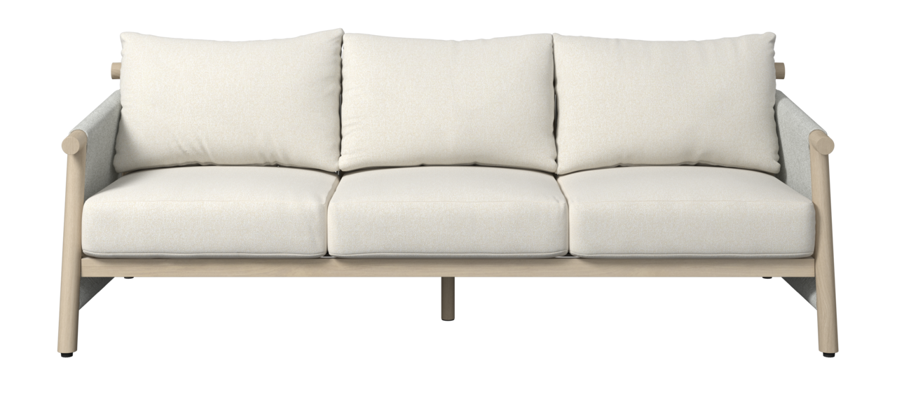 Frontansicht eines dreisitzigen Lounge-Sofas mit hellen Kissen und Holzrahmen.