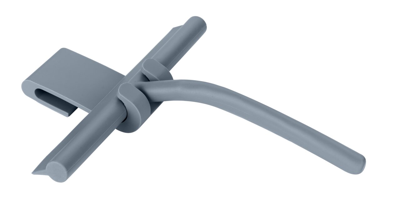 Grauer Badezimmerwischer aus Silikon in seitlicher Perspektive