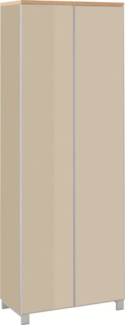 Beiger zweitüriger Kleiderschrank mit Holzdeckplatte und silberfarbenem Rahmen auf Füßen, in leichter Schrägansicht von vorne
