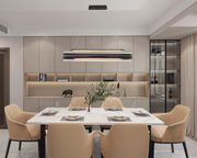 Moderne LED-Hängeleuchte über einem Esstisch in einem stilvoll eingerichteten Esszimmer, seitliche Perspektive.