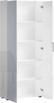 Hoher Aktenschrank mit geöffneter Tür, zeigt mehrere Regalböden, Perspektive von vorne.