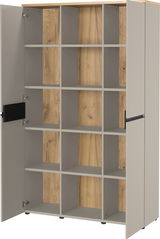 Kombischrank mit offenen Türen, zeigt mehrere Fächer in Holzoptik, Perspektive von vorne.