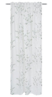 Vorhang mit zartem Blattmuster in Weiß und Grün, frontal aufgenommen.