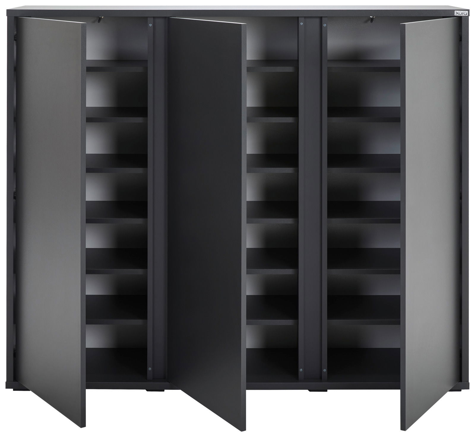 Moderner schwarzer Schuhschrank mit offenen Türen, frontal betrachtet, zeigt mehrere Regalböden für Schuhe.