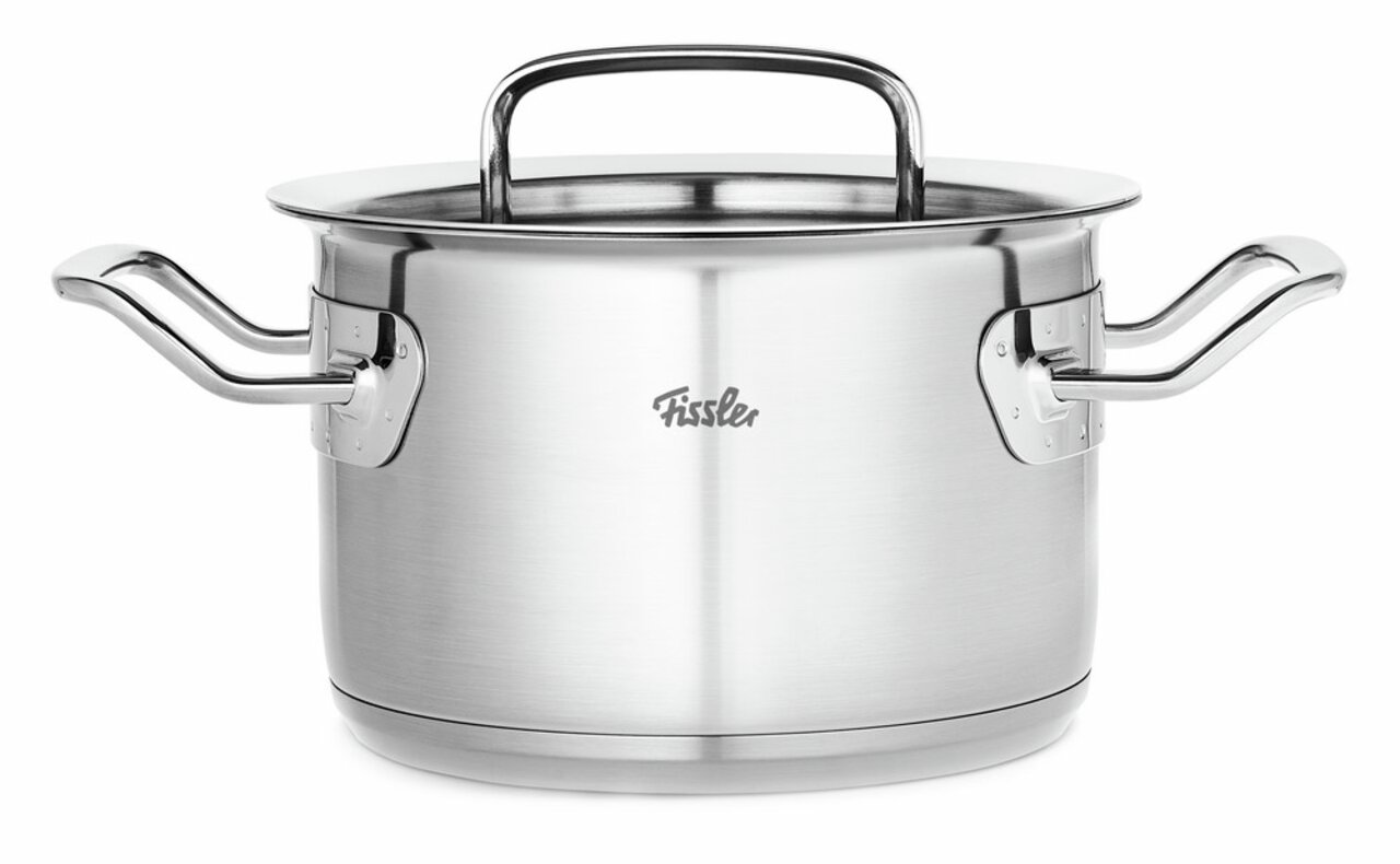 Fissler Kochtopf 16cm ORIGINAL-PROFI COLLECTION 2 Edelstahl-Kochtopf mit Metalldeckel, seitliche Ansicht, zwei Griffe und ein Deckelgriff, Marke Fissler
