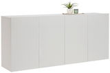 Weißes Hängesideboard mit vier Türen, darauf eine Pflanze und ein Glas, seitliche Perspektive
