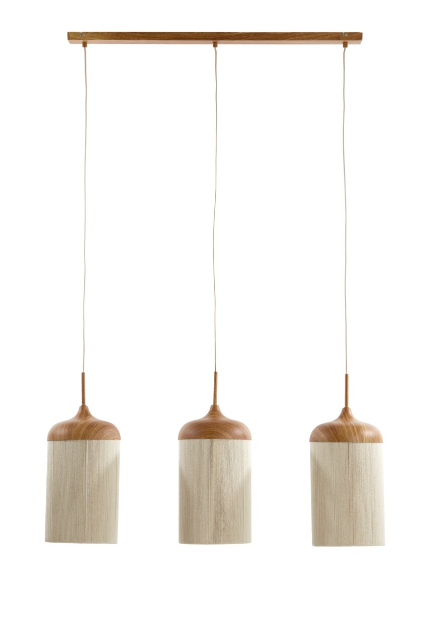 Dreiflammige Pendelleuchte mit Holz-Deckenbalken und drei zylindrischen Schirmen in hellem Holz/Beige, frontale Ansicht vor weißem Hintergrund