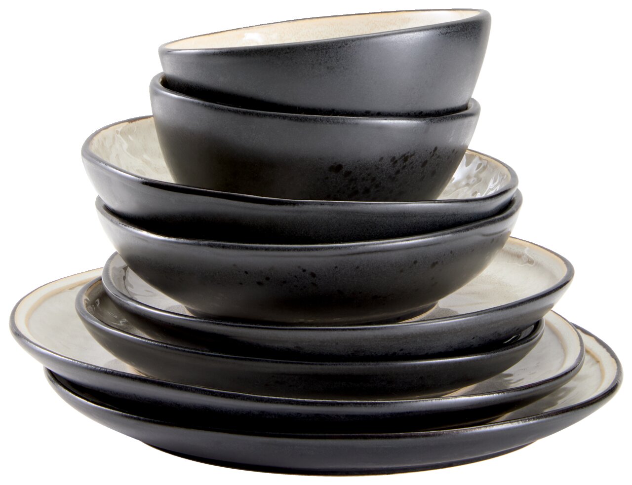 Stapel von schwarzen Schalen und Tellern aus einem 10-teiligen Kombiservice, seitliche Perspektive