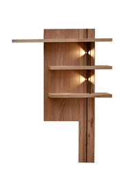 Modernes Wandregal aus Holz mit drei schwebenden Ablagen und integrierter LED-Beleuchtung auf weißem Hintergrund, Frontalansicht
