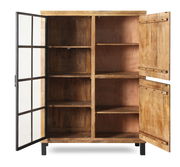 Offenes Highboard aus Holz mit mehreren Fächern, linke Tür mit Glaseinsatz, rechte Tür aus Holz, frontale Ansicht.