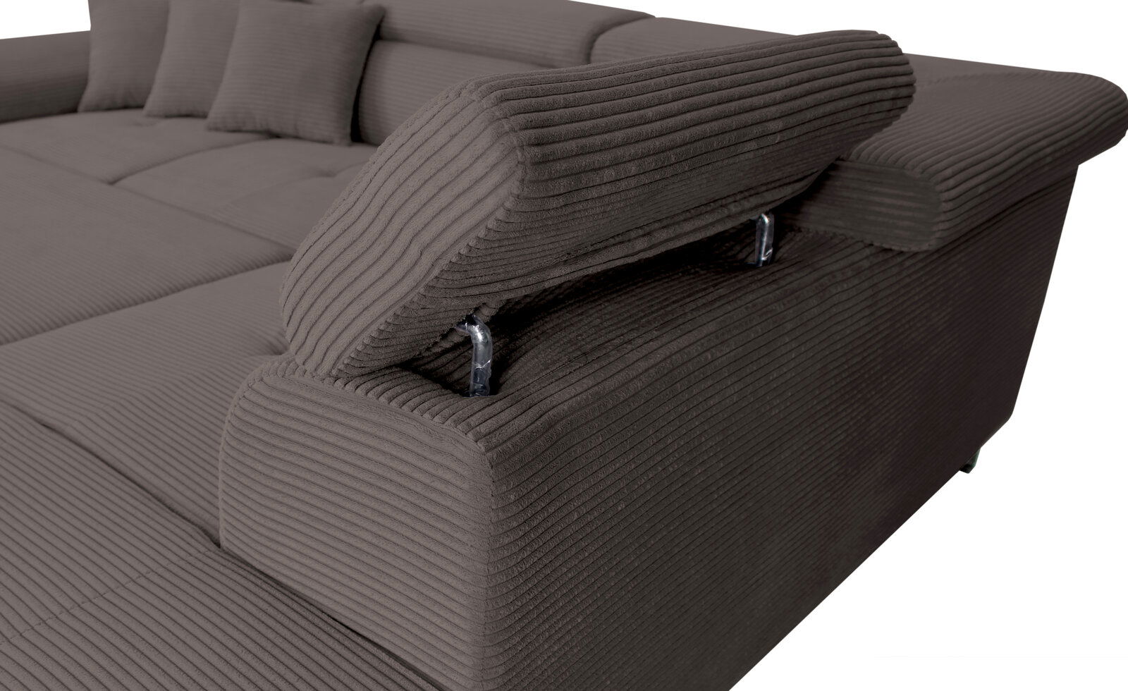 Nahaufnahme eines modernen, grauen Ecksofas mit verstellbarer Kopfstütze und geripptem Stoffbezug, seitliche Perspektive.