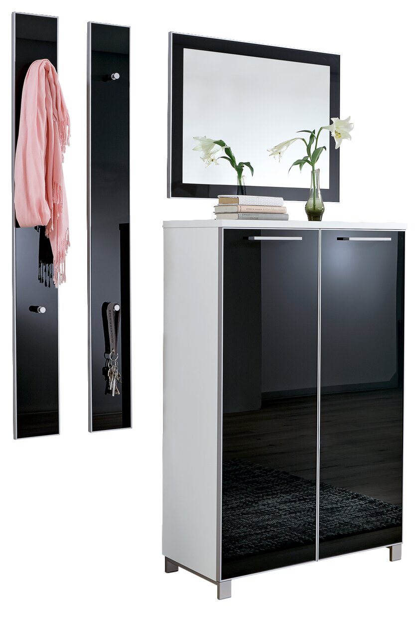 VOSS Garderoben-Set 4-tlg. SANTINA Garderoben-Set bestehend aus einem weißen Schrank mit schwarzen Türen, zwei schwarzen Wandpaneelen mit Haken und einem großen Spiegel, frontal betrachtet.