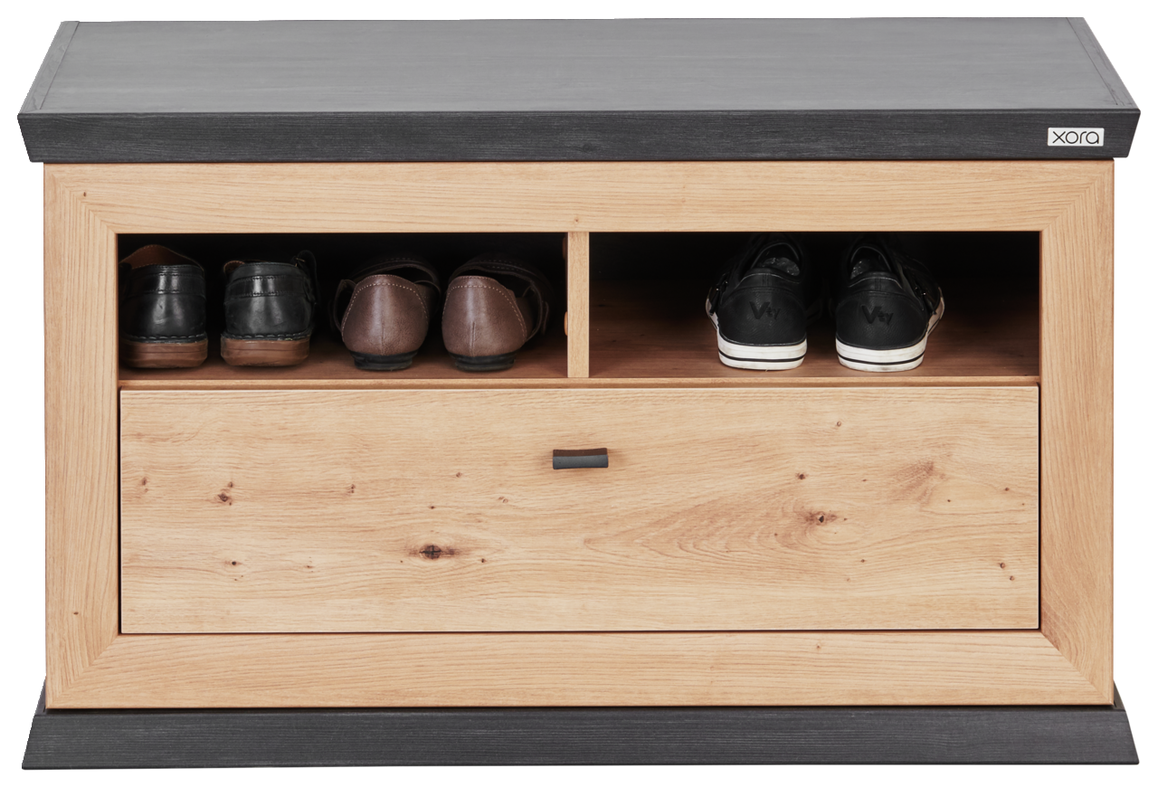 Frontale Ansicht einer modernen Schuhbank aus Holz mit schwarzer Oberseite und offenen Fächern für Schuhe.