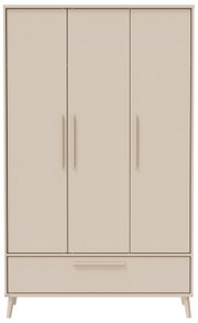 Beiger Kleiderschrank im minimalistischen Design mit drei Türen und großer Schublade unten, schlanke vertikale Griffe und leicht ausgestellte Füße, Frontansicht.