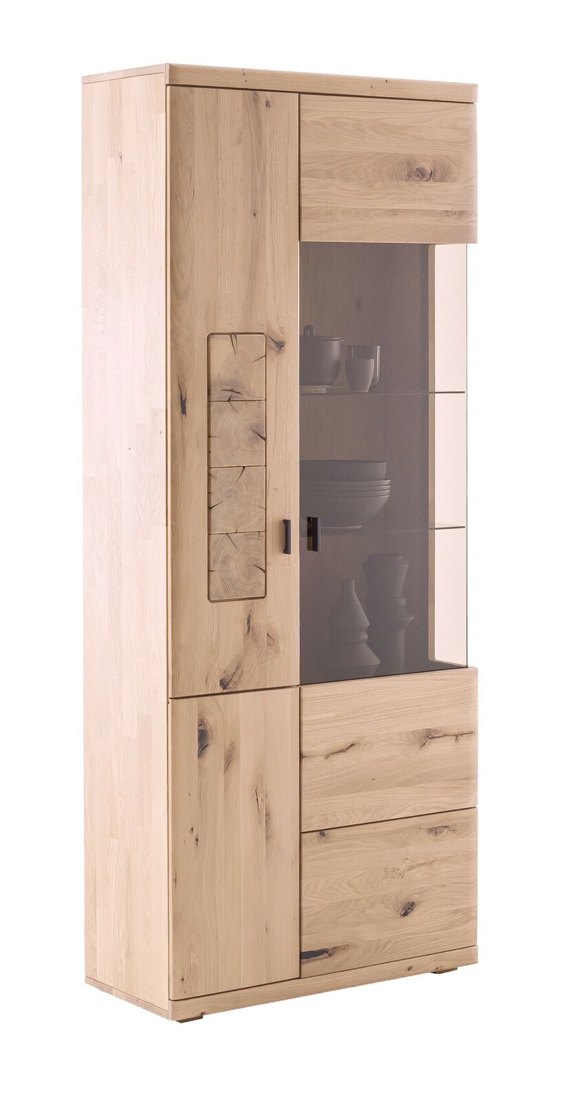 Vitrine aus hellem Holz mit Glastür, seitliche Perspektive
