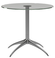 Moderner Beistelltisch mit runder Glasplatte und elegantem Metallfuß, seitliche Perspektive