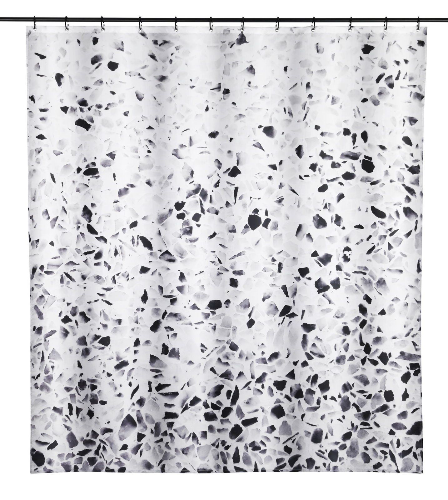 Duschvorhang mit schwarz-weißem Terrazzo-Muster, frontal aufgenommen
