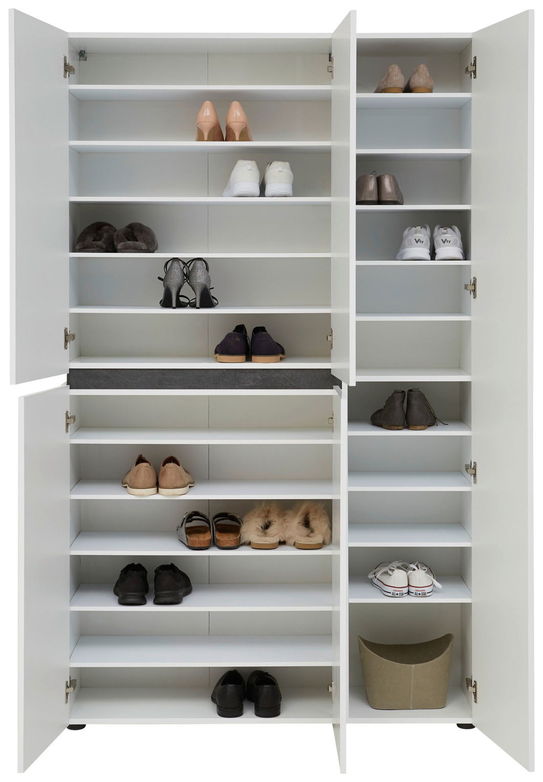 XXL-Schuh- und Mehrzweckschrank mit offenen Türen, gefüllt mit verschiedenen Schuhen, aus frontaler Perspektive.