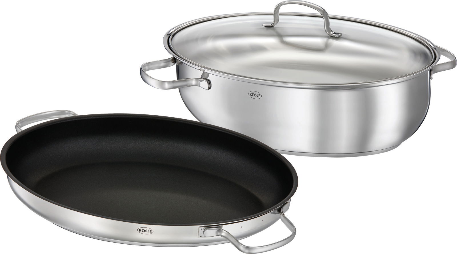 Rösle Premium-Bräter Oval mit Gourmetpfanne EXCLUSIV Zwei Premium-Bräter aus Edelstahl, einer mit Deckel und einer ohne, aus seitlicher Perspektive fotografiert.