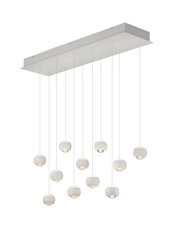 Moderne Pendelleuchte CANNON mit zehn kugelförmigen Lampen, hängend an einem rechteckigen Deckenbaldachin, seitliche Perspektive.