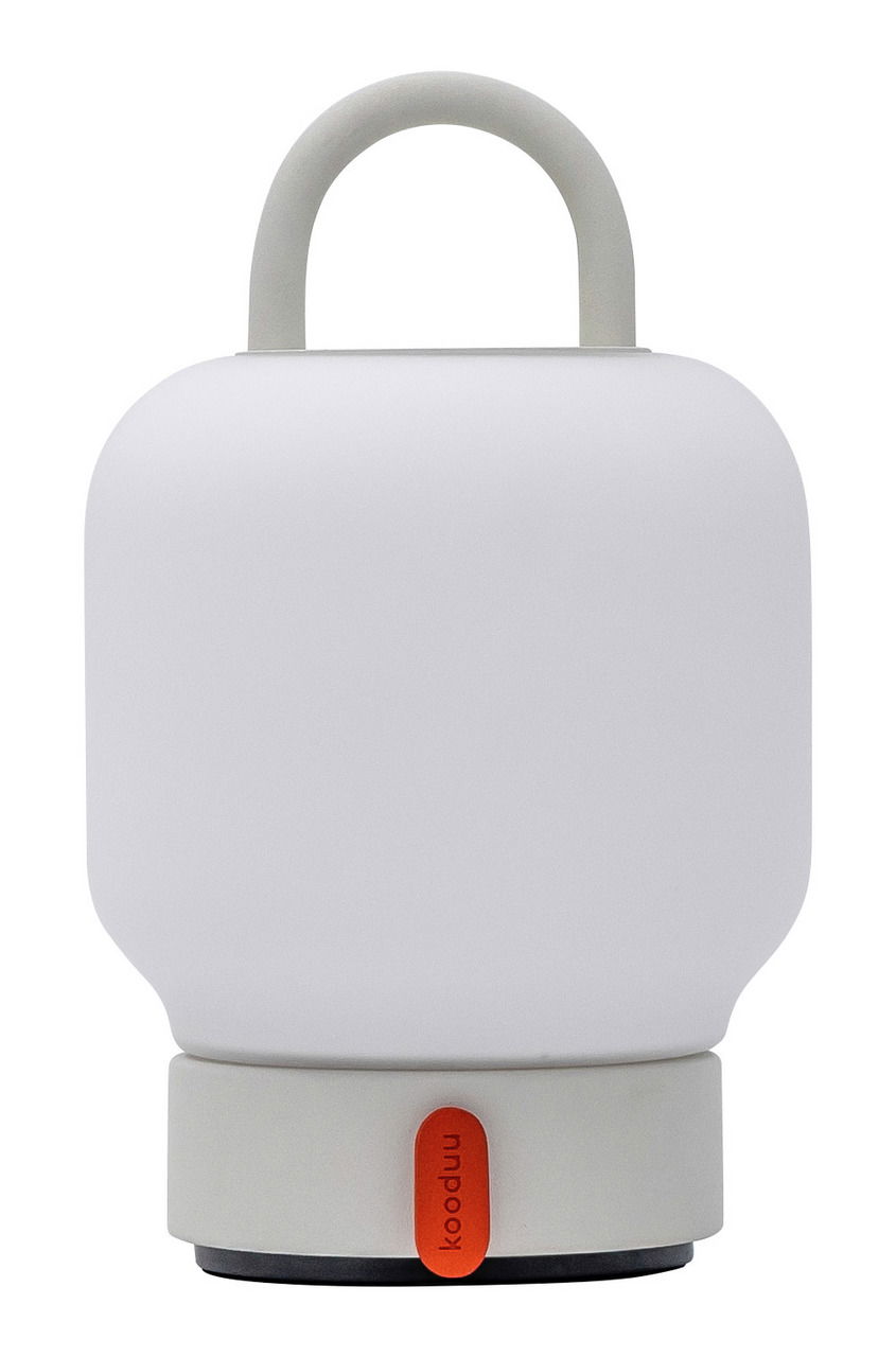 Weiße tragbare Lampe mit Griff, frontal betrachtet, mit einem orangefarbenen Detail an der Basis.